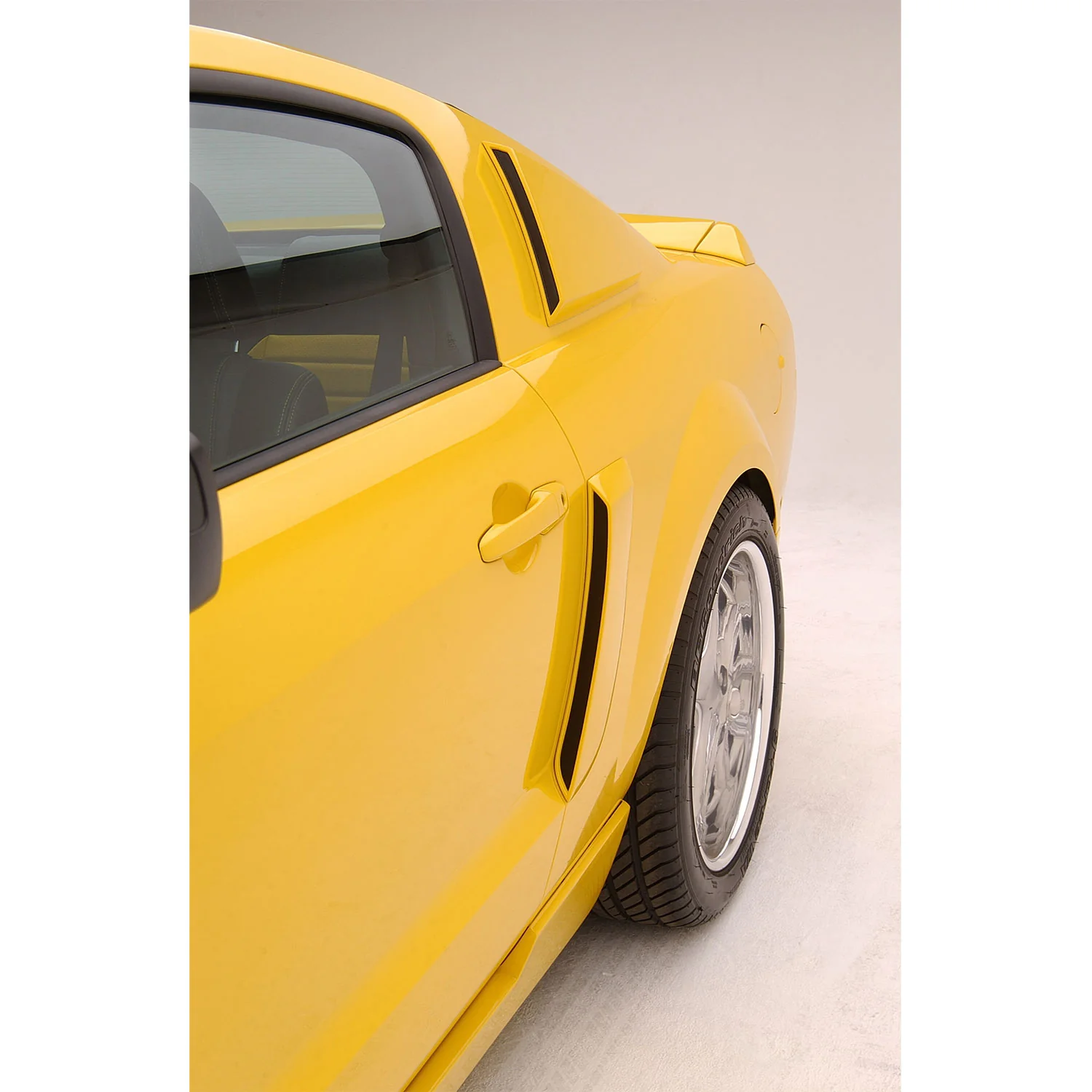 3D Carbon Covertor Ventana Mustang 05-09 - Imagen 3